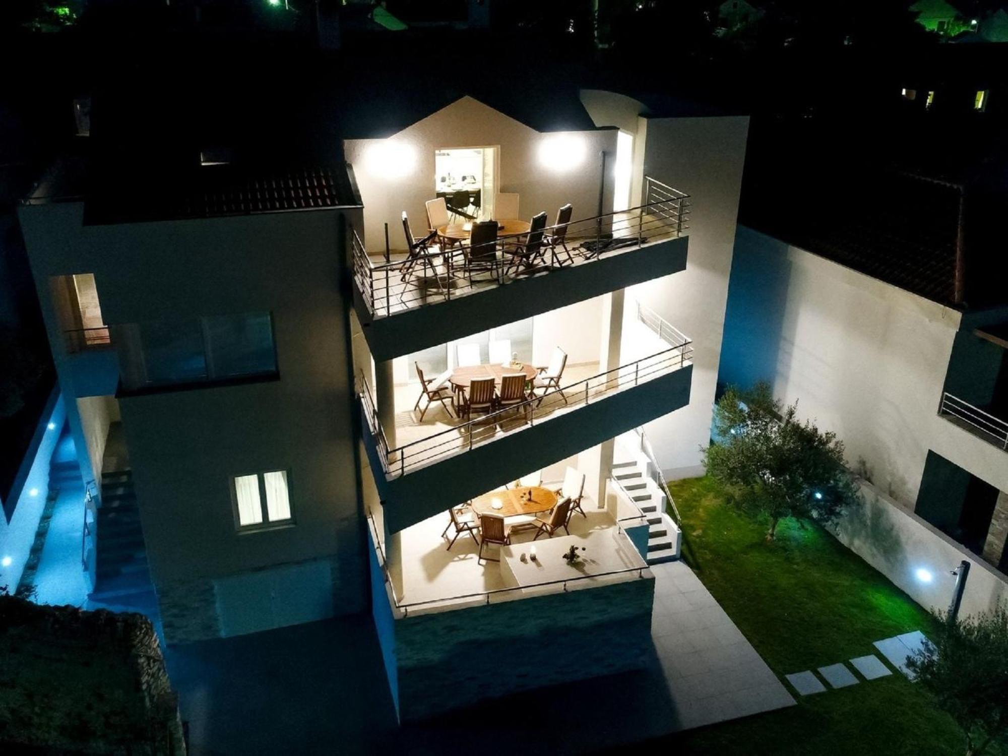 Modern Villa In Nin With Terrace エクステリア 写真