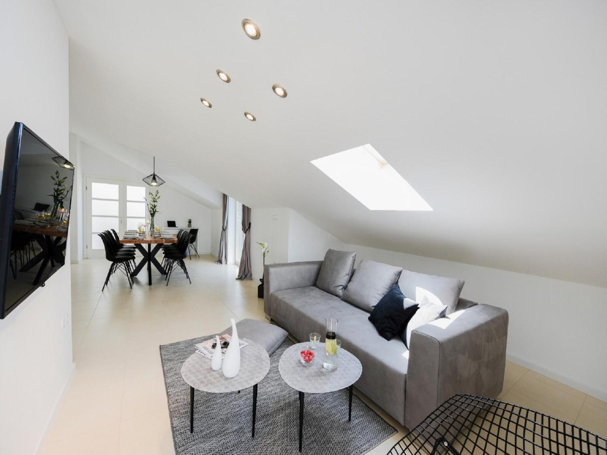 Modern Villa In Nin With Terrace エクステリア 写真