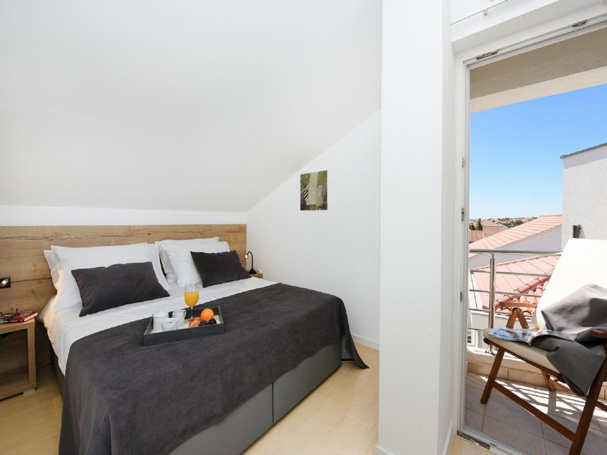 Modern Villa In Nin With Terrace エクステリア 写真